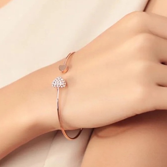 Heart bracelet gold crystal cuff love women’s jewelry accessories - Picture 3 of 6